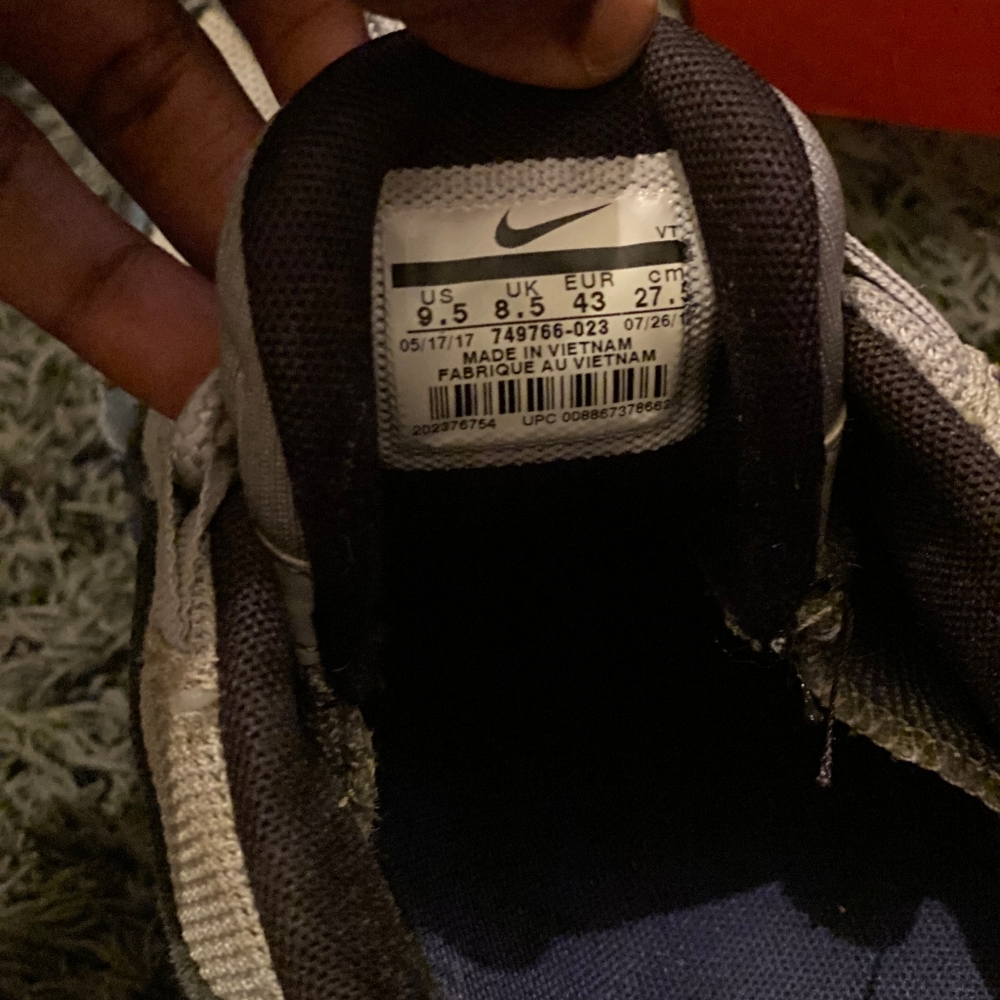 shoes - Picture 4 of 4